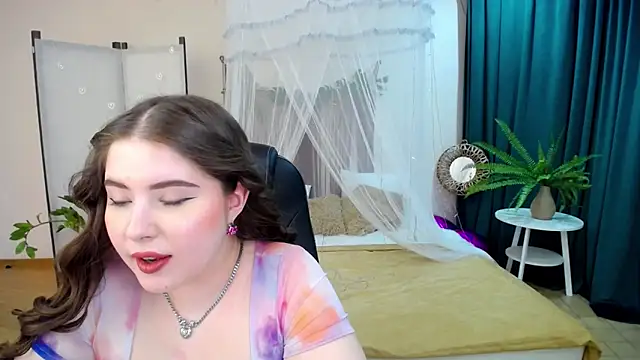 Snapshot of NicoleFoxery chatting on 4, 3, 2025 NicoleFoxery online show from 4, 3, 2025