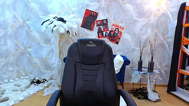 Snapshot of NicoleFoxery chatting on 8, 11, 2025 NicoleFoxery online show from 8, 11, 2025