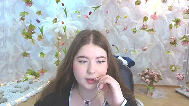 Snapshot of NicoleFoxery chatting on 25, 5, 2026 NicoleFoxery online show from 25, 5, 2026