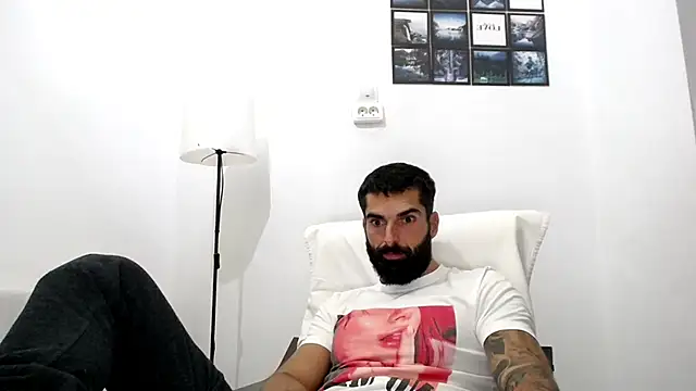 Snapshot of Verycutex chatting on 2, 10, 2025 Verycutex online show from 2, 10, 2025