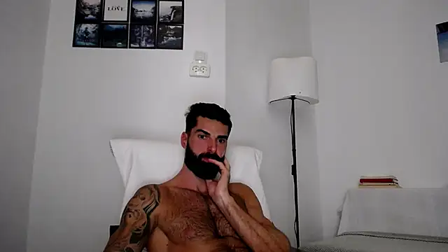 Snapshot of Verycutex chatting on 12, 10, 2025 Verycutex online show from 12, 10, 2025