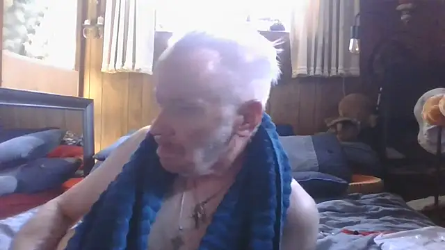 Snapshot of Makowboy chatting on 8, 2, 2026 Makowboy online show from 8, 2, 2026