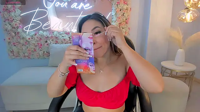 Snapshot of MiaRoberts1 chatting on 15, 2, 2025 MiaRoberts1 online show from 15, 2, 2025