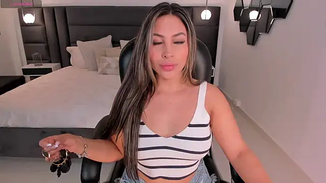 Snapshot of MiaRoberts1 chatting on 24, 2, 2025 MiaRoberts1 online show from 24, 2, 2025