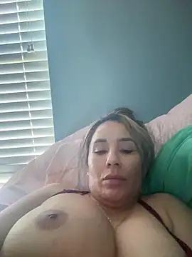 Snapshot of Aw_ThROAt9 chatting on 11, 3, 2026 Aw ThROAt9 online show from 11, 3, 2026