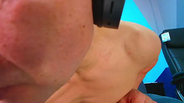 Snapshot of juanses_n_toro chatting on 4, 11, 2025 juanses n toro online show from 4, 11, 2025