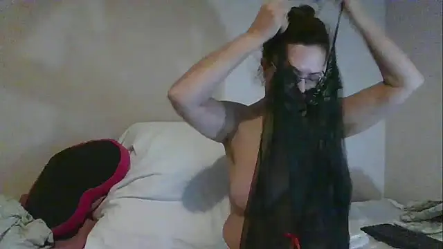 Hottie-Mom online show from 4, 12, 2024