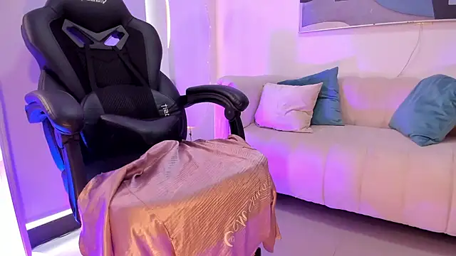 SaraParker  online show from 18, 2, 2025