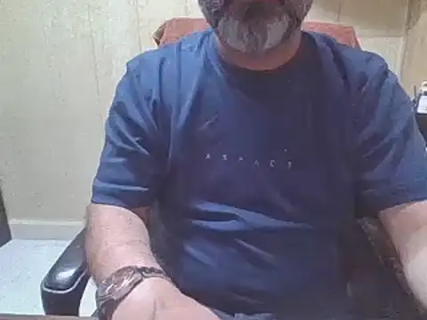 Snapshot of hairymaster95 chatting on 12, 3, 2026 hairymaster95 online show from 12, 3, 2026