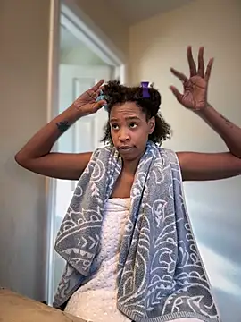 Snapshot of Cum2Charm chatting on 19, 2, 2025 Cum2Charm online show from 19, 2, 2025