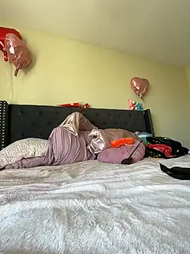 Snapshot of Cum2Charm chatting on 26, 2, 2025 Cum2Charm online show from 26, 2, 2025