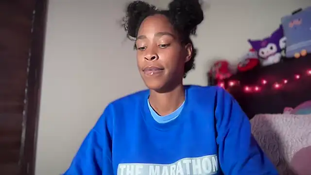 Snapshot of Cum2Charm chatting on 24, 11, 2025 Cum2Charm online show from 24, 11, 2025