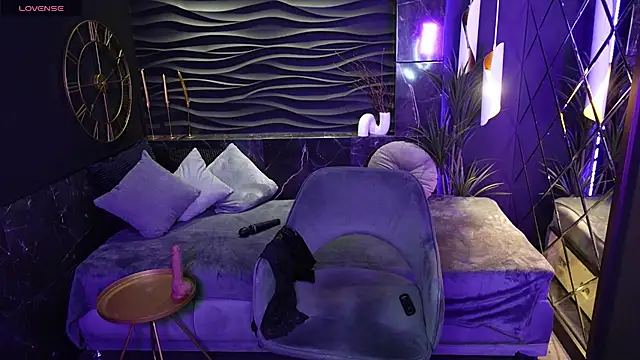 KylieMellow online show from 4, 3, 2025