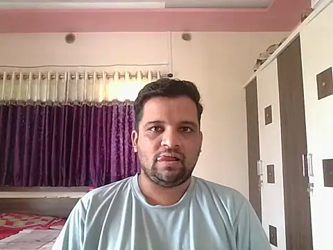 Snapshot of dhruv_love chatting on 9, 9, 2025 dhruv love online show from 9, 9, 2025