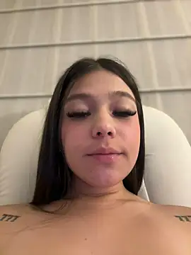 Alyshanon18 online show from 22, 2, 2025