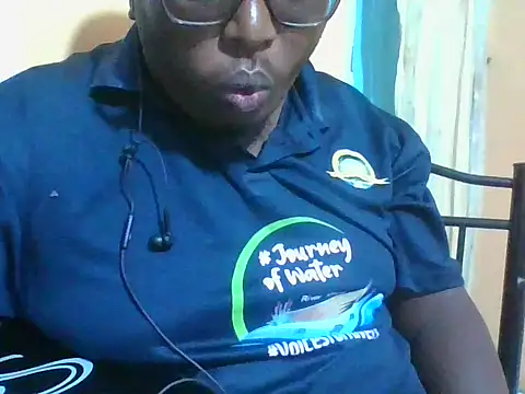 Snapshot of honeyswit chatting on 18, 5, 2026 honeyswit online show from 18, 5, 2026