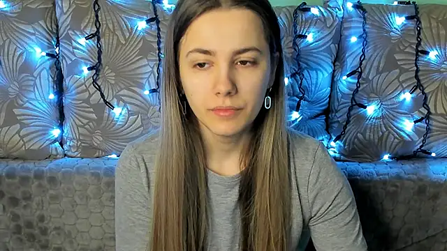 MaggieCake online show from 28, 2, 2025