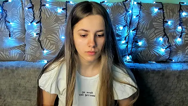 MaggieCake online show from 4, 3, 2025