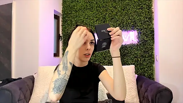 Snapshot of realhotfallingdevil chatting on 14, 2, 2025 realhotfallingdevil online show from 14, 2, 2025