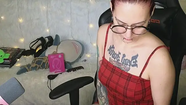 Ginger Stay online show from 2, 11, 2025