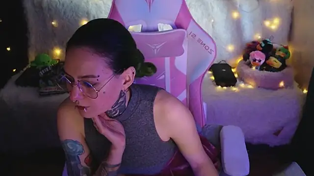 Ginger Stay online show from 6, 4, 2026