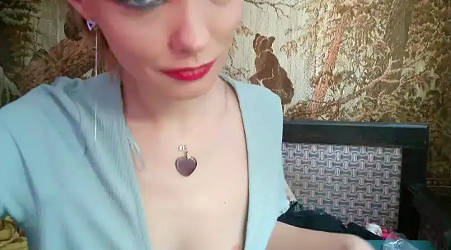 Snapshot of WildMissNiks chatting on 18, 2, 2025 WildMissNiks online show from 18, 2, 2025