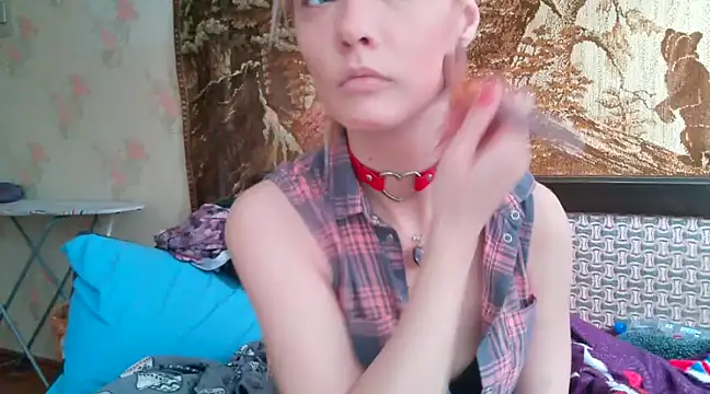 Snapshot of WildMissNiks chatting on 20, 2, 2025 WildMissNiks online show from 20, 2, 2025