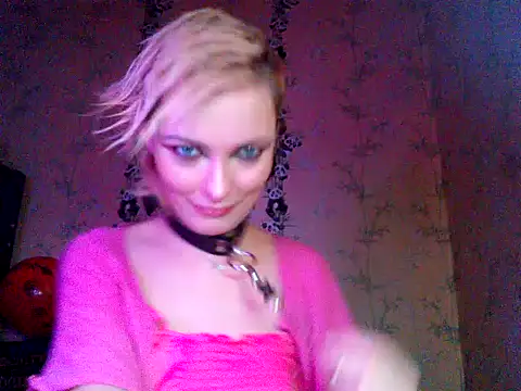 Snapshot of WildMissNiks chatting on 1, 11, 2025 WildMissNiks online show from 1, 11, 2025