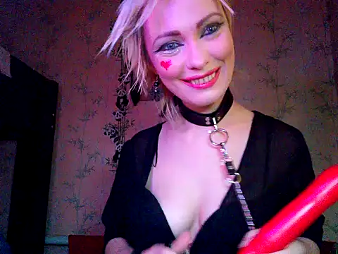 Snapshot of WildMissNiks chatting on 3, 11, 2025 WildMissNiks online show from 3, 11, 2025