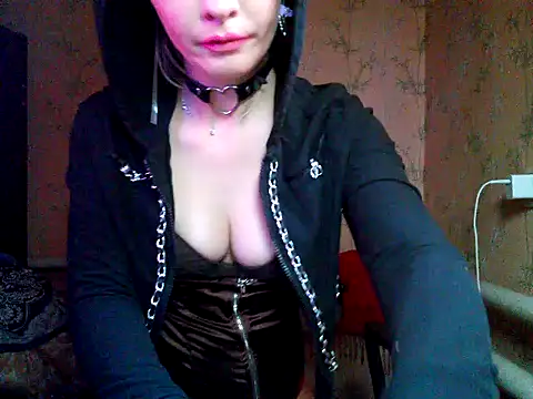 Snapshot of WildMissNiks chatting on 18, 11, 2025 WildMissNiks online show from 18, 11, 2025
