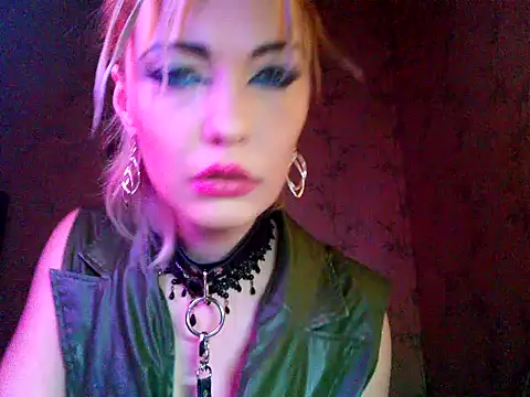 Snapshot of WildMissNiks chatting on 27, 11, 2025 WildMissNiks online show from 27, 11, 2025