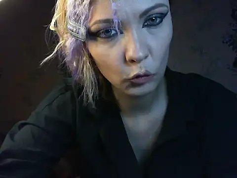 WildMissNiks online show from 11, 4, 2026