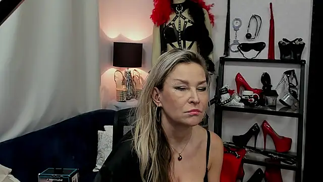 crystaLUX online show from 11, 1, 2025