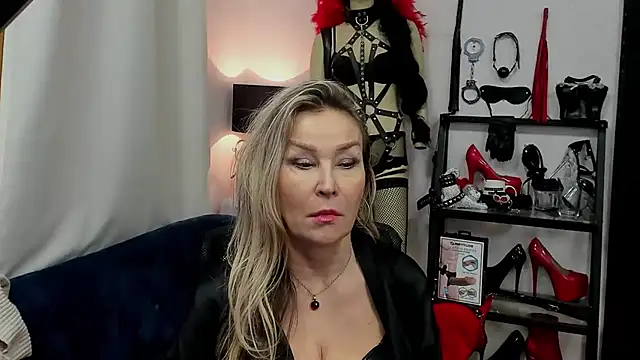 crystaLUX online show from 17, 1, 2025