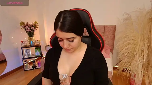 Snapshot of KallyMyller1 chatting on 13, 12, 2024 KallyMyller1 online show from 13, 12, 2024