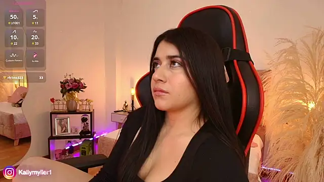 Snapshot of KallyMyller1 chatting on 8, 1, 2025 KallyMyller1 online show from 8, 1, 2025