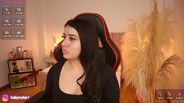 Snapshot of KallyMyller1 chatting on 5, 2, 2025 KallyMyller1 online show from 5, 2, 2025