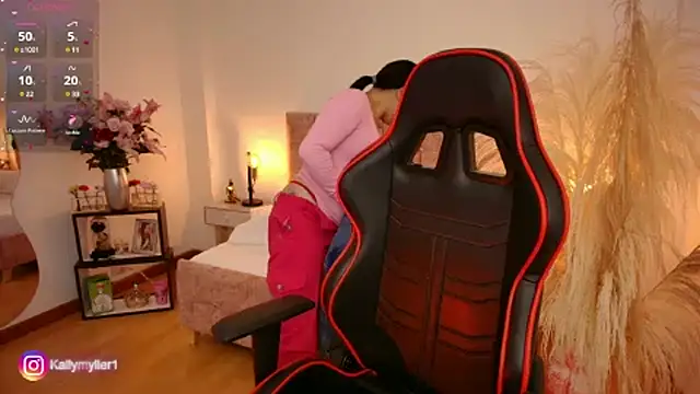 Snapshot of KallyMyller1 chatting on 20, 2, 2025 KallyMyller1 online show from 20, 2, 2025