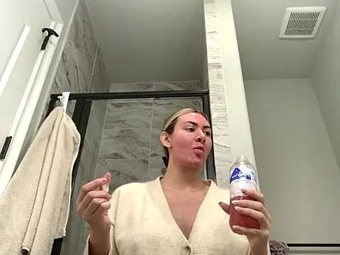 Alyssa rhoades online show from 28, 11, 2025