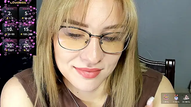 Snapshot of KindKristy chatting on 11, 9, 2025 KindKristy online show from 11, 9, 2025