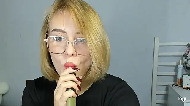 Snapshot of KindKristy chatting on 27, 9, 2025 KindKristy online show from 27, 9, 2025