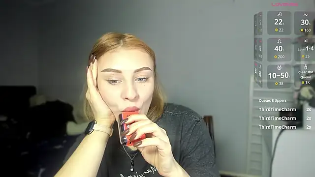 Snapshot of KindKristy chatting on 25, 11, 2025 KindKristy online show from 25, 11, 2025