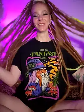 Snapshot of LucidLucy chatting on 17, 11, 2025 LucidLucy online show from 17, 11, 2025