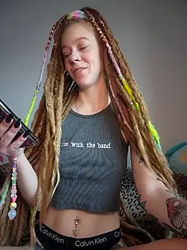 Snapshot of LucidLucy chatting on 1, 12, 2025 LucidLucy online show from 1, 12, 2025