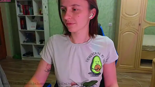 Snapshot of DanaMartina chatting on 2, 3, 2025 DanaMartina online show from 2, 3, 2025