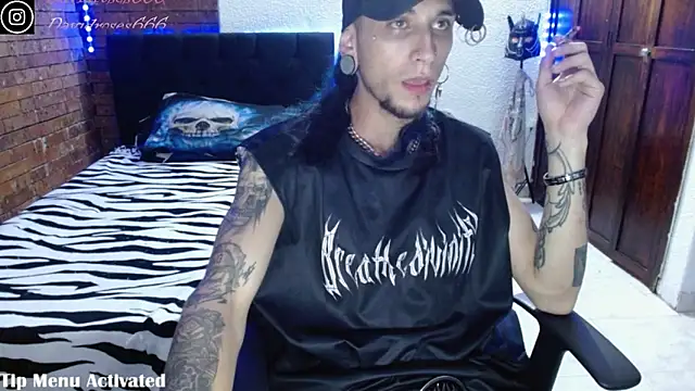 Snapshot of davidroses420 chatting on 19, 11, 2025 davidroses420 online show from 19, 11, 2025