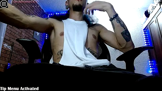 Snapshot of davidroses420 chatting on 19, 11, 2025 davidroses420 online show from 19, 11, 2025