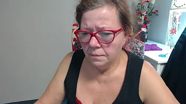Snapshot of Adelewildx chatting on 2, 12, 2024 Adelewildx online show from 2, 12, 2024