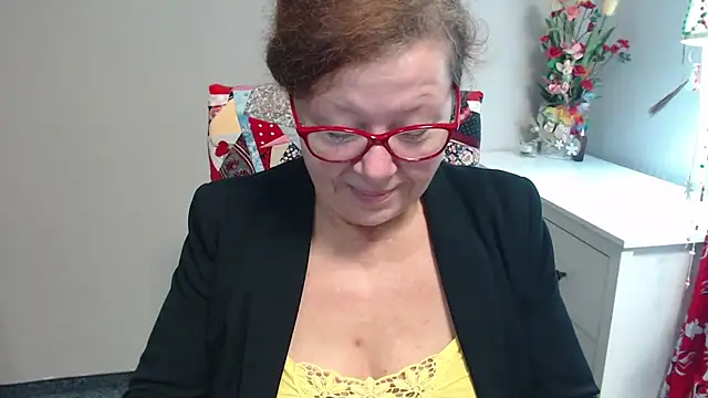 Snapshot of Adelewildx chatting on 4, 12, 2024 Adelewildx online show from 4, 12, 2024