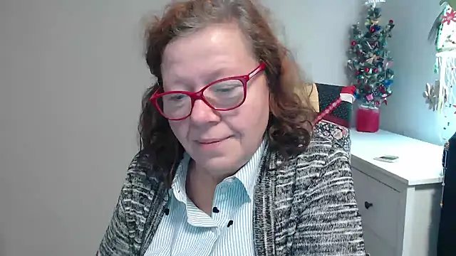 Snapshot of Adelewildx chatting on 10, 12, 2024 Adelewildx online show from 10, 12, 2024